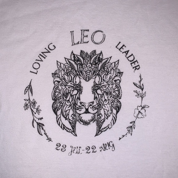 Topshop Leo Horoscope Graphic Crop Tee Size 4 - Picture 3 of 3